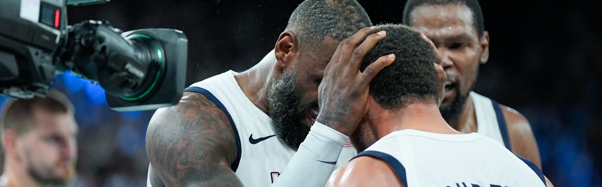 九游体育下载-科尔：詹姆斯比较爱发声&amp;库里是低调领袖 MVP们奥运决赛信赖库里