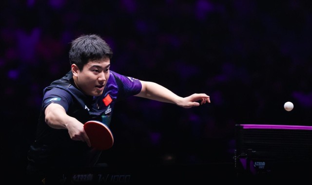 九游体育篮球比分-神级擦网后一波流！梁靖崑强势扫退役流言 赛后透露腰伤有所好转